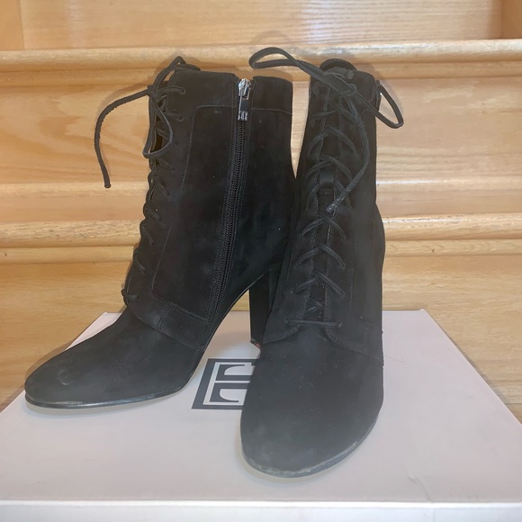 Stylish booties - Picture 10 of 12